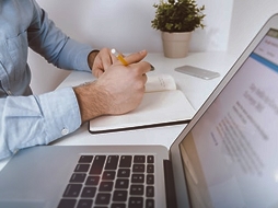 Менеджер з продажів