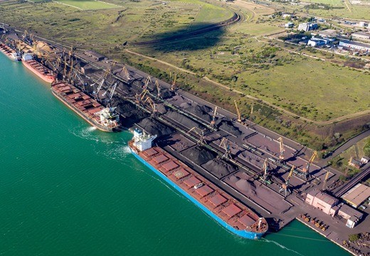 Перевалка в порту Південний