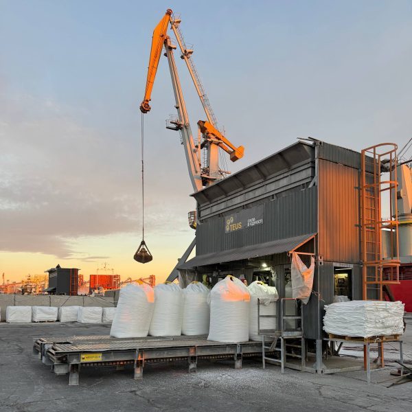 Перевалка та фасування мінеральних добрив з TEUS